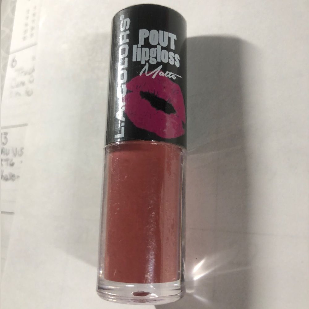 L.A. Colors Pout Lipgloss Matte CLG631 Let’s Kiss NEW SEALED